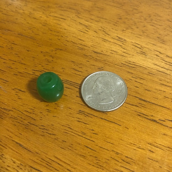 Necklaces and pendants. - Picture 3 of 7